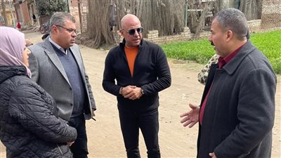 وفد وزارة العمل يتابع مبادرة 