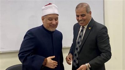 رئيس أكاديمة الأزهر يفتحح دورتين تدريبيتينحول مناسك الحج والعمرة لوعاظ وواعظات الأزهر