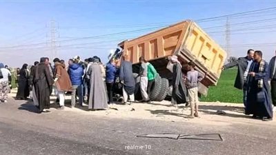مصرع شخصين وإصابة آخر في حادث تصادم بين سيارة ملاكي ونقل بسوهاج