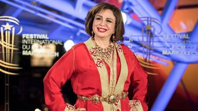 إلهام شاهين ترد على اتهامات تقليد محمود عبد العزيز في 