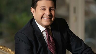 هاني شاكر… أمير الغناء العربي ومسيرة نصف قرن من الطرب والالتزام