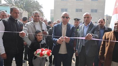 محافظ المنيا يفتتح معرضين 
