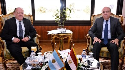 الحفي   يبحث مع سفير  الأرجنتين   دعم التعاون المشترك في مجال النقل الجوي