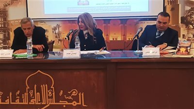 بالصور..مناقشة المجموعة القصصية 