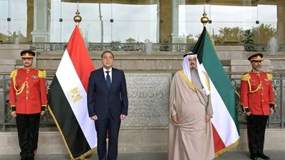 رئيس الوزراء المصري في الكويت.. استقبال رسمي ومباحثات لتعزيز التعاون المشترك
