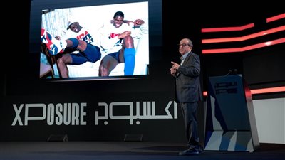 بالصور..45 عاماً من التصوير المدهش في صالات الـ NBA: يرويها المصور العالمي أندرو بيرنشتاين في 