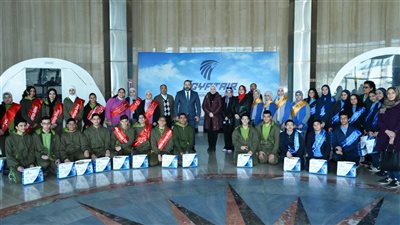 أكاديمية مصر للطيران للتدريب تستقبل وفد من الطلبة المتفوقين بالإدارات التعليمية بالقاهرة