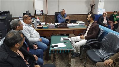 رئيس مركز أبوتيج بأسيوط يترأس اجتماعًا لمتابعة المشروعات وتحسين الخدمات