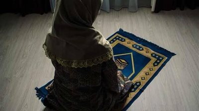تصلي التراويح في البيت ولا  المسجد.. اعرفي الأفضل لكِ