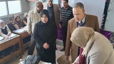 تعليم أسيوط | إحالة 7 معلمين للتحقيق وتكريم مديري 4 مدارس ومعلمين