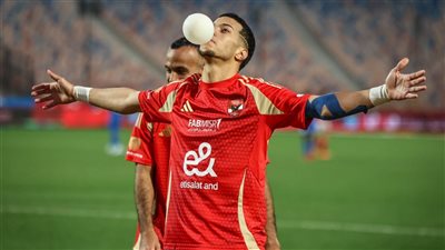 الأهلي يخطط لتجديد عقد إمام عاشور.. تفاصيل