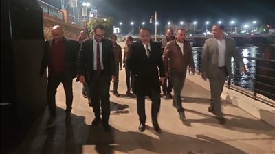 محافظ أسيوط يتابع أعمال التطوير بممشى أسيوط السياحي وميدان الحرب والسلام