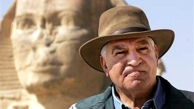 زاهي حواس عن مساعدة الجن في بناء الأهرامات: كلام فارغ وخرافة