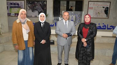فرحة العمر محافظ أسيوط يحقق حلم يتيمتين بتجهيزات الزواج