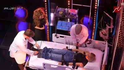 رامز جلال يُغازل ريم مصطفى في برنامج 
