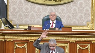 قانون العمل الجديد يحدد ضوابط إنهاء علاقات العمل الفردية