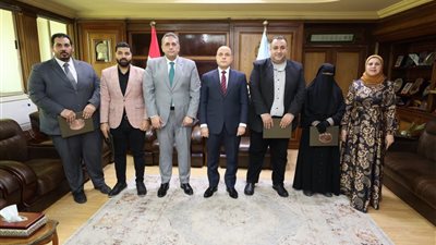 محافظ كفرالشيخ يكرم الكوادر الطبية بالمحافظة لأدائهم المتميز وتقديرًا لجهودهم 