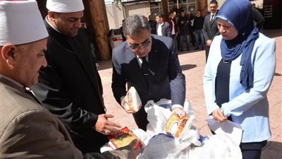 4 الاف شنطة.. هدية الأوقاف للأسر الأولى بالرعاية بالدقهلية 