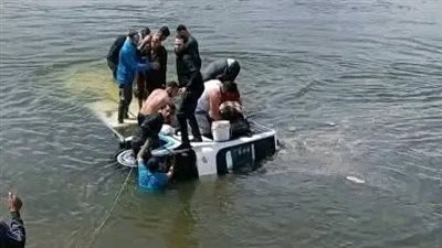 إصابة 11 شخصًا في انقلاب أتوبيس داخل ترعة بالشرقية