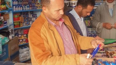 تحرير 602 محضراً تموينيا وضبط 5 طن أعلاف دواجن ناقصة الوزن خلال حملات تموينية بأسيوط 