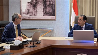 رئيس الوزراء يبحث مع وزير الاتصالات جهود التحول الرقمي وجذب الاستثمارات