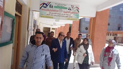 السكرتير العام بدمياط يتفقد مدارس الزرقا لمتابعة سير العملية التعليمية بتوجيهات المحافظ