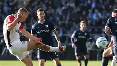 فرانكفورت يكتسح بوخوم بثلاثية في الدوري الألماني