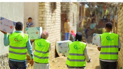 بالصور..صناع الخير وبنك القاهرة يطلقان حملة لتوزيع كراتين رمضان على الاسر الاولى بالرعاية باربع محافظات