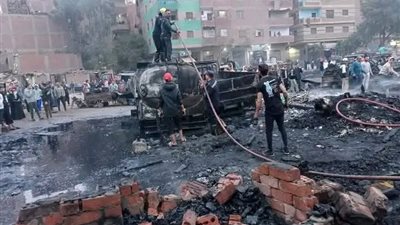 تفحم 15 سيارة و3 تروسيكلات في حريق هائل بجراج سيارات في الخصوص