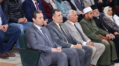 محافظ دمياط يُكرم أسر الشهداء في احتفالية يوم الشهيد والمحارب القديم