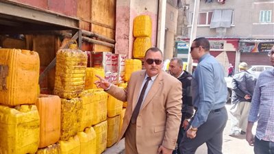 ضبط كميات من الزيوت والطحينة مجهولة المصدر في دمياط