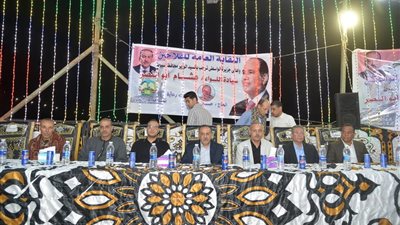 محافظ أسيوط يلتقي أهالي جزيرة الواسطى ويوجه بتنفيذ مشروعات خدمية