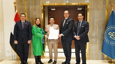 الرعاية الصحية والاتصالات يكرمان 32 قيادة تنفيذية بشهادات دولية في إدارة المشروعات