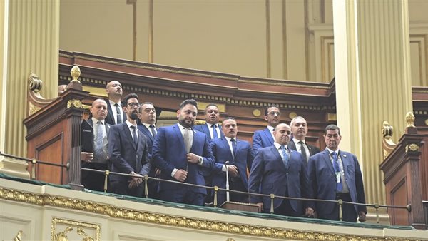 خلف الحدث