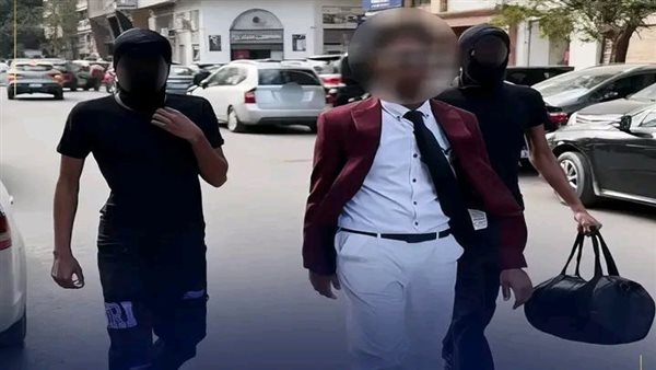 خلف الحدث
