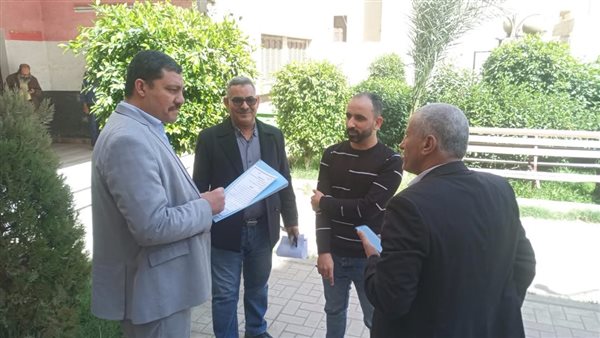 خلف الحدث