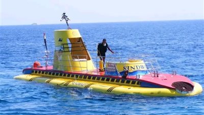 الصور الأولى لغرق الغواصة السياحية 