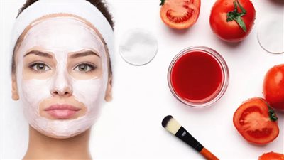 خلطة ليلة العيد.. وصفة الطماطم ودقيق الأرز لتفتيح البشرة المختلطة