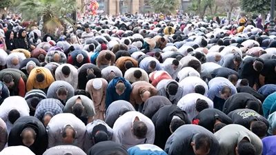 صلاة وأجواء عيد الفطر المبارك في مسجد السلطان حسن