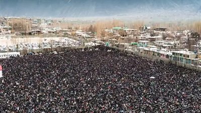 وسط حشود ضخمة.. صلاة العيد في باكستان تبهر العالم