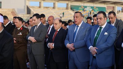 محافظ كفرالشيخ يؤدي صلاة عيد الفطر المبارك بساحة سيتي كلوب وسط الآلاف من المصلين