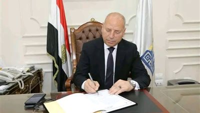 محافظ القاهرة يوجه بتواجد رؤساء الأحياء على مدار الساعة خلال عيد الفطر
