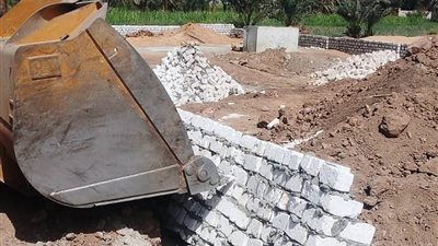 محافظ أسوان: لن نتهاون فى مواجهة البناء العشوائى 