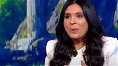 دينا الراقصة تشيد بأحمد الشرع: يمتلك كاريزما قوية.. والنتائج ستظهر مع الوقت