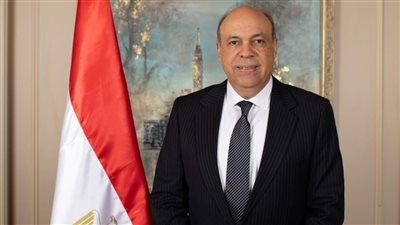 جولة تفقدية مفاجئة لوزير الطيران بمطار القاهرة  للإطمئنان على إنسيابية الحركة  والوقوف على مستوى الخدمات