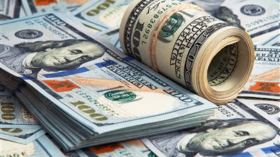  ارتفاع سعر الدولار في البنوك المصرية.. تخطى 51 جنيها