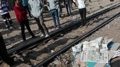 فاجعة في الغربية.. شابّان يلقيان حتفهما صدمًا بالقطار أثناء التقاط صورة 