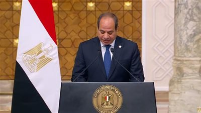 الرئيس السيسي: نسعى لإعداد إنسان متوازن ومسؤول ونضخ في شرايين مؤسسات الدولة أشخاص مؤهلة