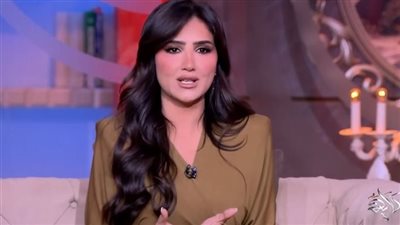 مي عمر: استعنا براقصة محترفة في 