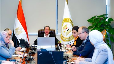 وزيرة البيئة تناقش التأثيرات المحتملة لهجرة الطيور وتضع حلول لها